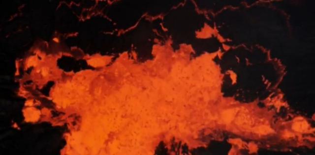 Zavirite u vulkan iz kojeg veæ 8 godina izbija lava (VIDEO)